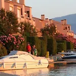 Les Bulles De - & Sur La Hotel 4*