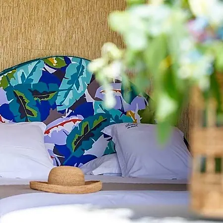 Hotell Les Bulles De - & Sur La 4*