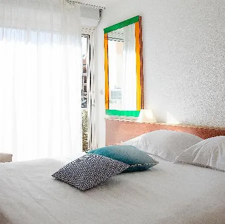 Hotell Les Bulles De - & Sur La 4*