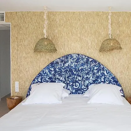 Les Bulles De - & Sur La